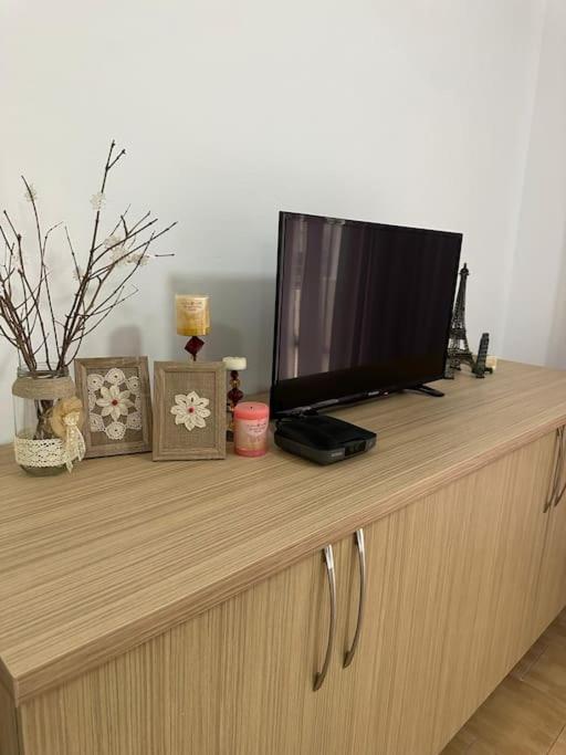 Studio Of Shpresa Влёра Экстерьер фото